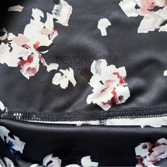 BEYOND YOGA | High Waisted Floral Leggings Large - Picture 7 of 8